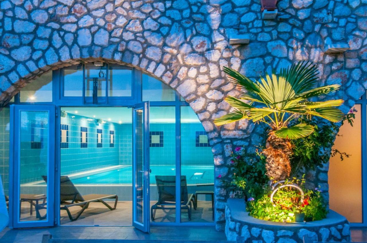 Hotel Zlatni Lav Martinšćica Exteriér fotografie