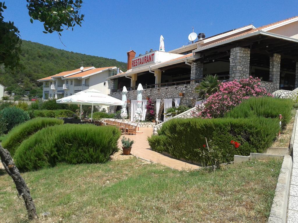 Hotel Zlatni Lav Martinšćica Exteriér fotografie