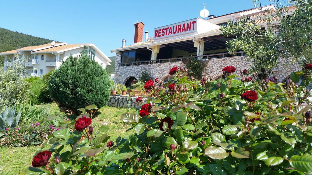 Hotel Zlatni Lav Martinšćica Exteriér fotografie