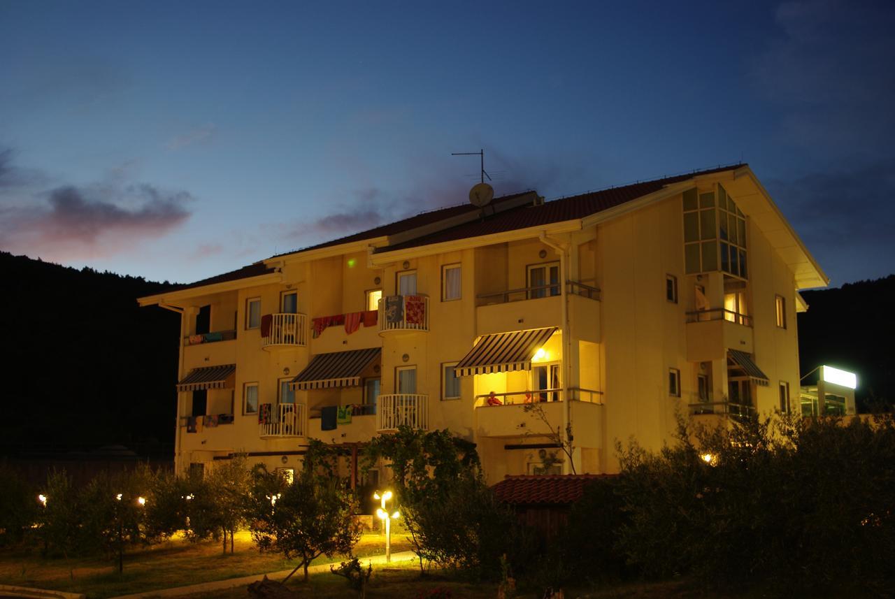 Hotel Zlatni Lav Martinšćica Exteriér fotografie