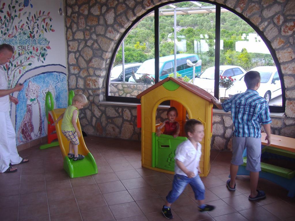 Hotel Zlatni Lav Martinšćica Exteriér fotografie